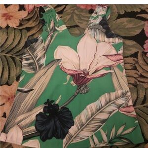 Tropical Ann Taylor, petite tropical flower print top size XXSP beautiful print